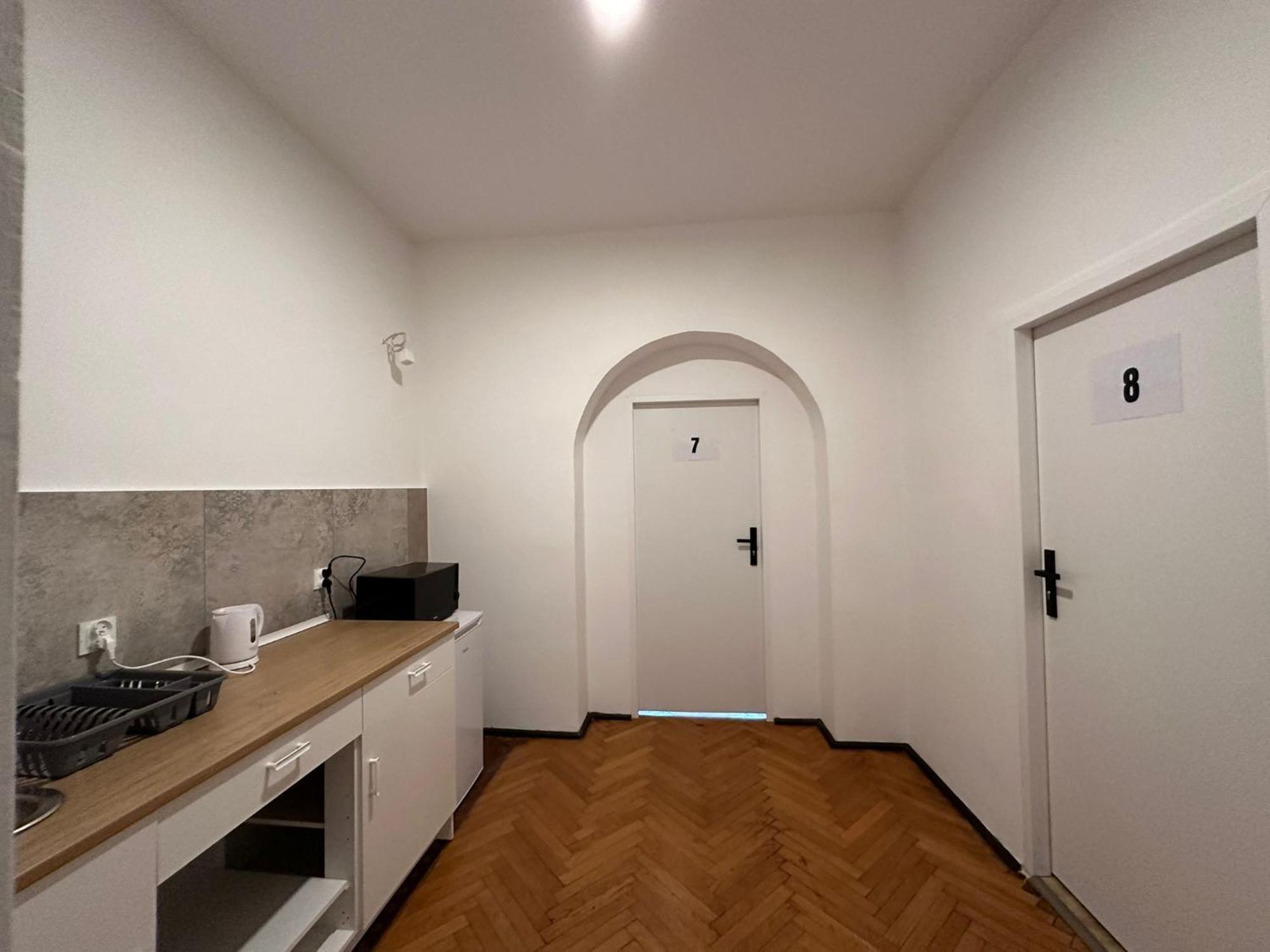 Hostel Apollo 56 *
